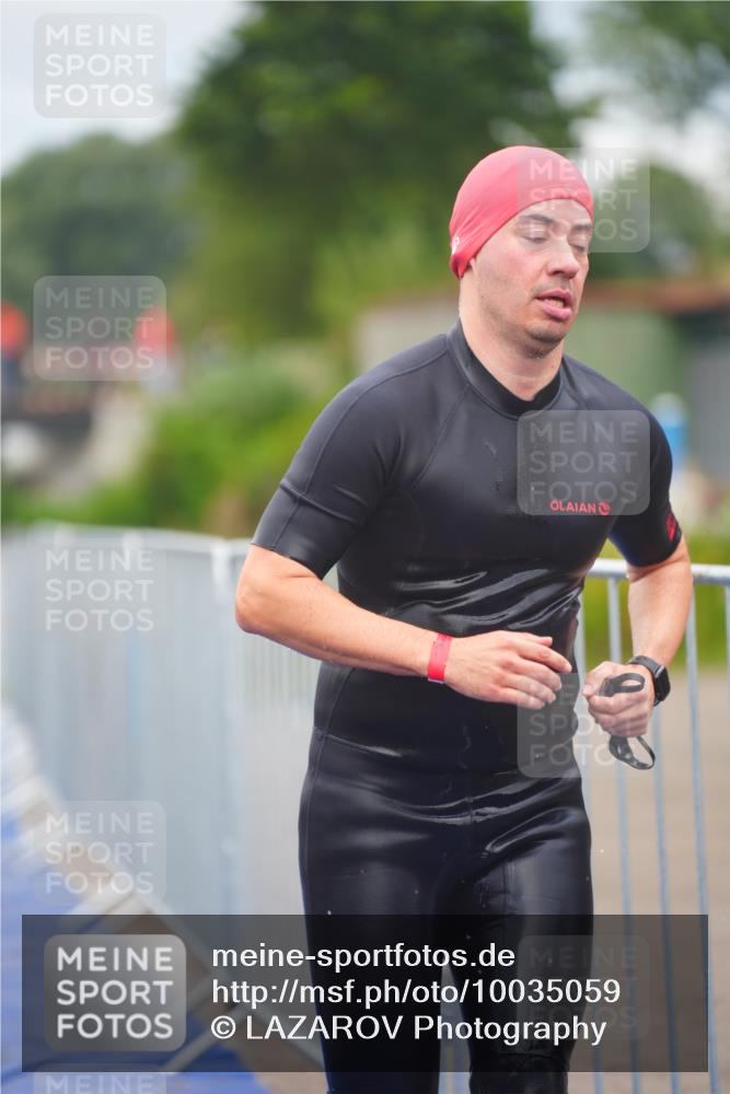 30.08.2026 - Elbe Triathlon Hamburg LAZAROV Photography http://msf.ph/oto/10035059 30.08.2026 09:01:51 Schwimmen 582, 607 meine-sportfotos.de