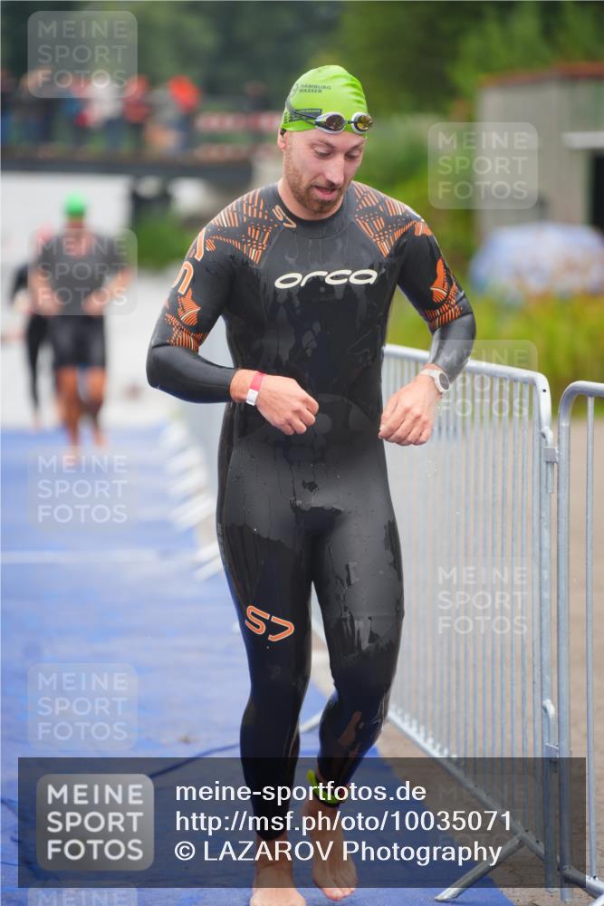 30.08.2026 - Elbe Triathlon Hamburg LAZAROV Photography http://msf.ph/oto/10035071 30.08.2026 09:01:58 Schwimmen 573, 582, 607 meine-sportfotos.de