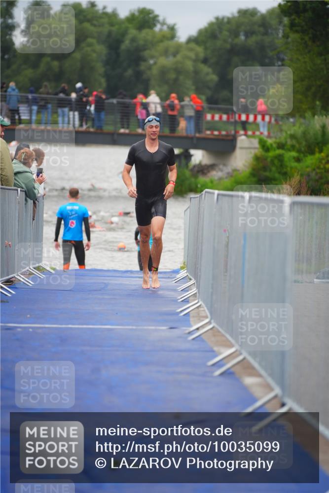 30.08.2026 - Elbe Triathlon Hamburg LAZAROV Photography http://msf.ph/oto/10035099 30.08.2026 09:02:11 Schwimmen 573, 582, 603, 701 meine-sportfotos.de