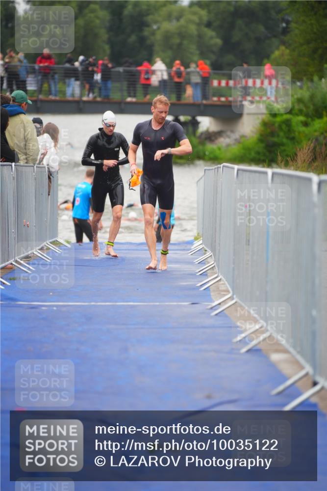 30.08.2026 - Elbe Triathlon Hamburg LAZAROV Photography http://msf.ph/oto/10035122 30.08.2026 09:02:26 Schwimmen 535, 603 meine-sportfotos.de