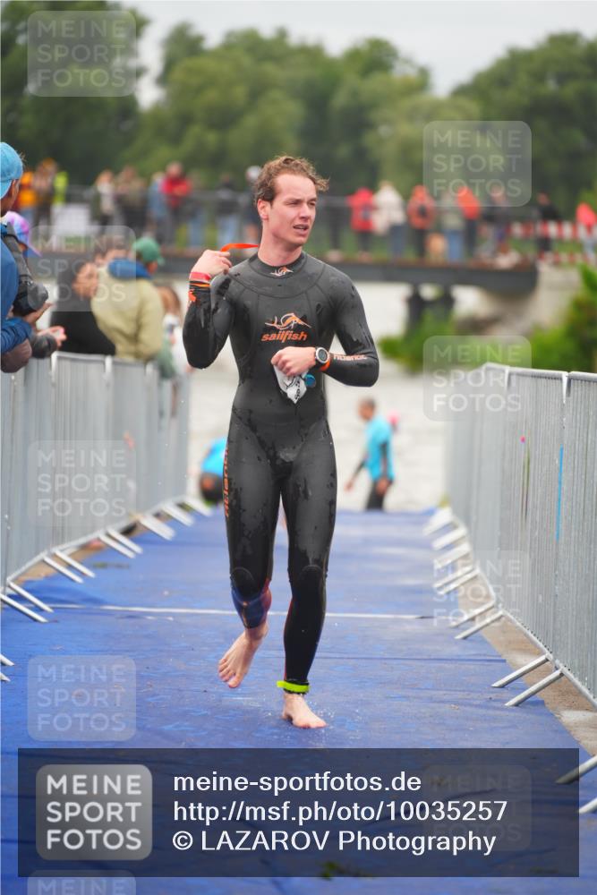 30.08.2026 - Elbe Triathlon Hamburg LAZAROV Photography http://msf.ph/oto/10035257 30.08.2026 09:02:57 Schwimmen 408, 439, 462, 525, 557, 621, 771 meine-sportfotos.de