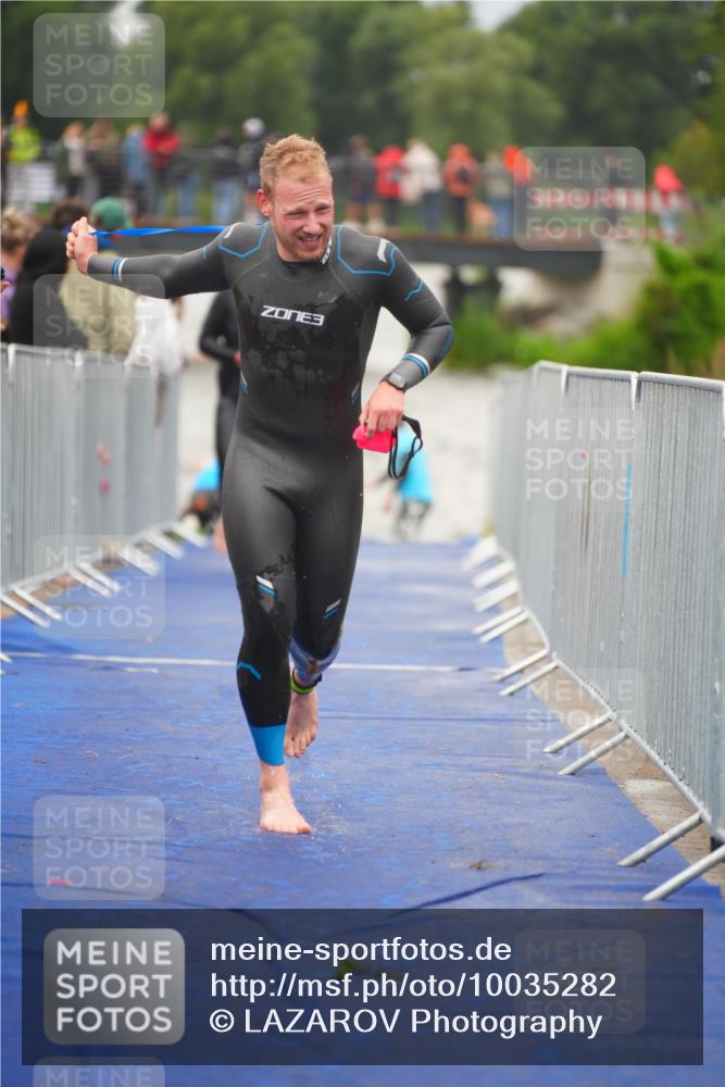 30.08.2026 - Elbe Triathlon Hamburg LAZAROV Photography http://msf.ph/oto/10035282 30.08.2026 09:03:02 Schwimmen 408, 439, 462, 525, 557, 605, 621 meine-sportfotos.de