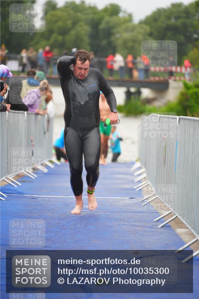 30.08.2026 - Elbe Triathlon Hamburg LAZAROV Photography http://msf.ph/oto/10035300 30.08.2026 09:03:05 Schwimmen 439, 462, 557, 605, 621 meine-sportfotos.de