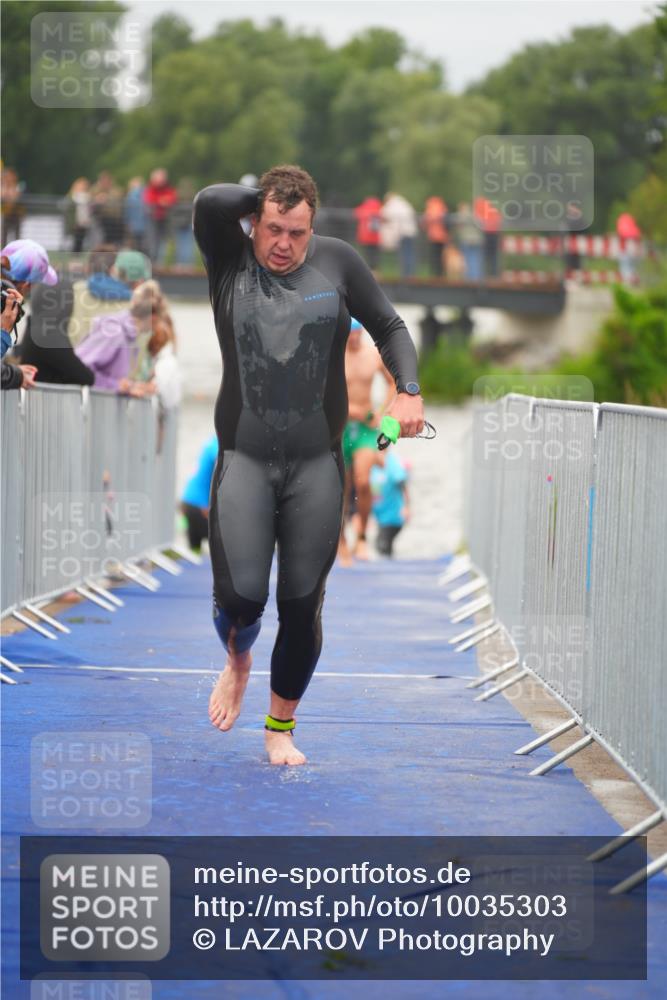 30.08.2026 - Elbe Triathlon Hamburg LAZAROV Photography http://msf.ph/oto/10035303 30.08.2026 09:03:05 Schwimmen 439, 462, 557, 605, 621 meine-sportfotos.de