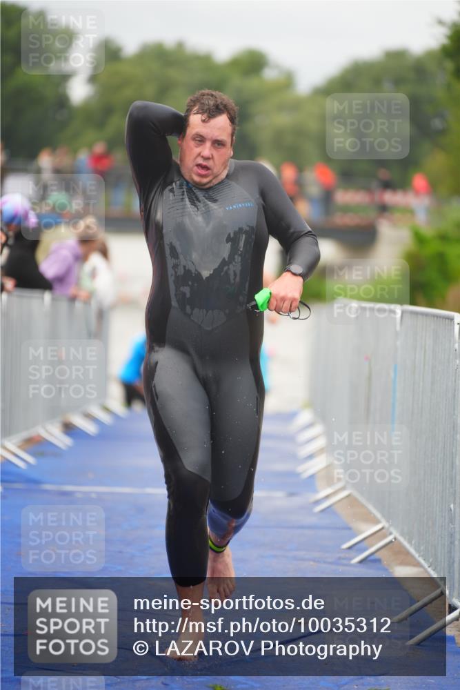 30.08.2026 - Elbe Triathlon Hamburg LAZAROV Photography http://msf.ph/oto/10035312 30.08.2026 09:03:06 Schwimmen 439, 557, 605, 621 meine-sportfotos.de
