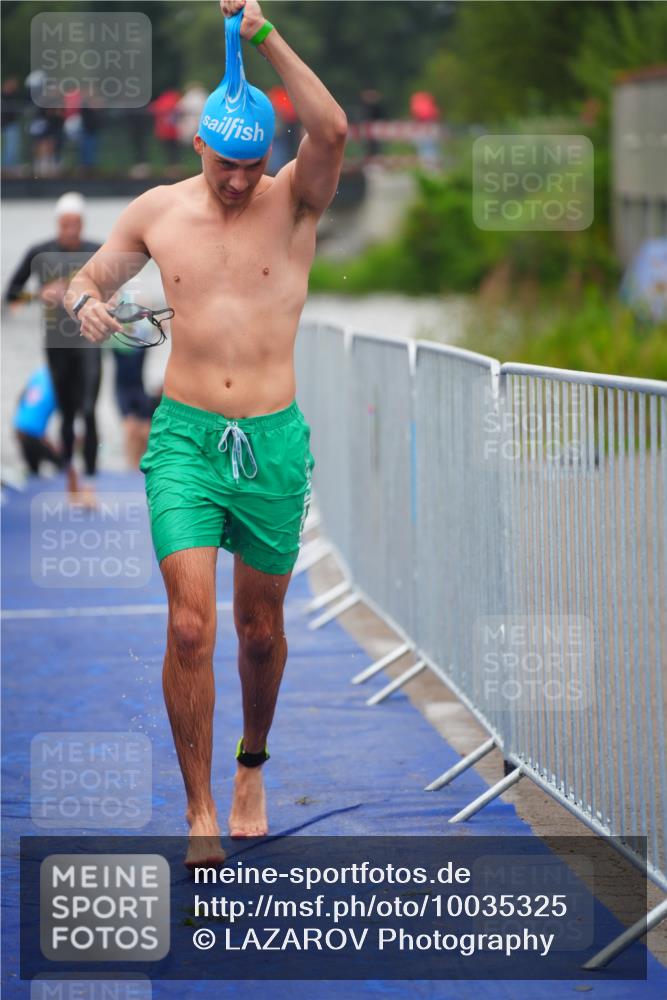 30.08.2026 - Elbe Triathlon Hamburg LAZAROV Photography http://msf.ph/oto/10035325 30.08.2026 09:03:11 Schwimmen 557, 605, 621, 968 meine-sportfotos.de