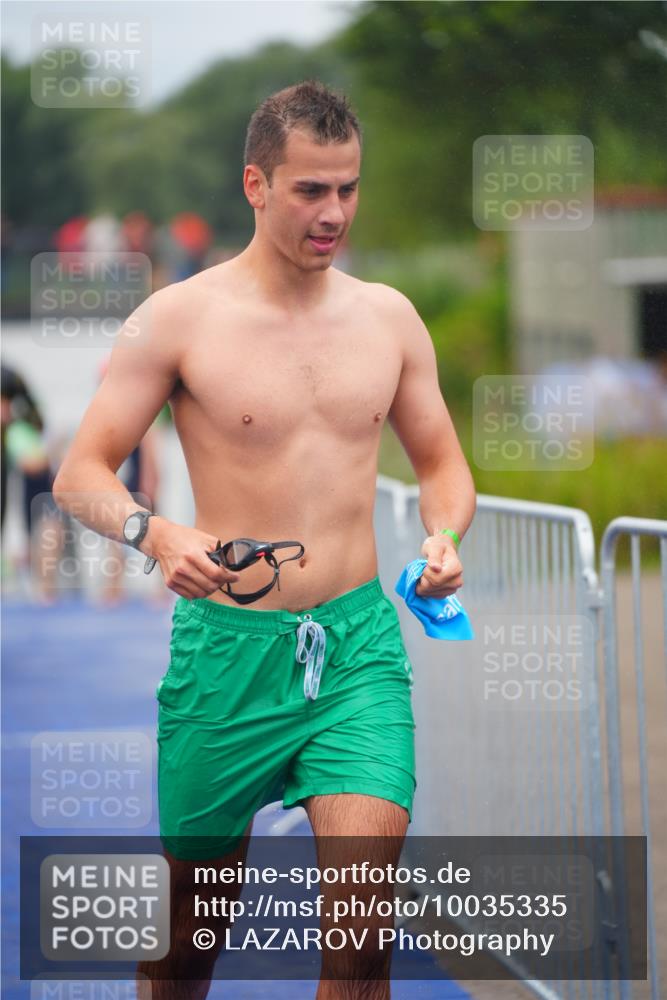 30.08.2026 - Elbe Triathlon Hamburg LAZAROV Photography http://msf.ph/oto/10035335 30.08.2026 09:03:12 Schwimmen 557, 605, 621, 718, 968 meine-sportfotos.de