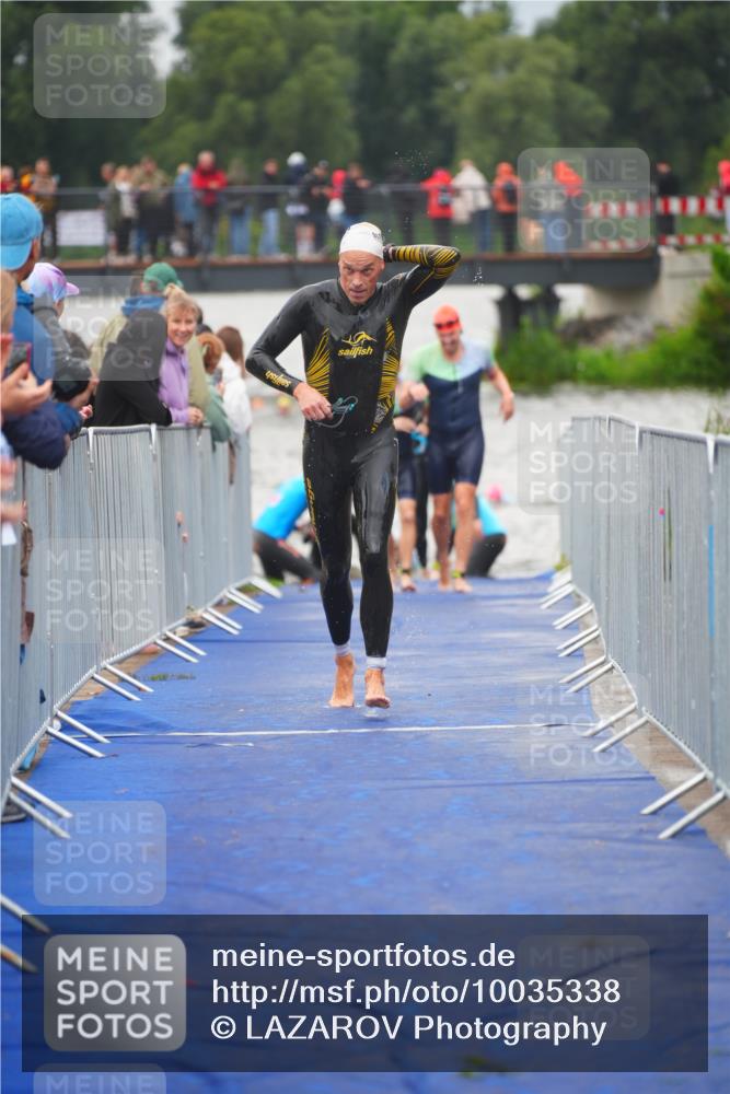 30.08.2026 - Elbe Triathlon Hamburg LAZAROV Photography http://msf.ph/oto/10035338 30.08.2026 09:03:14 Schwimmen 605, 621, 718, 968 meine-sportfotos.de