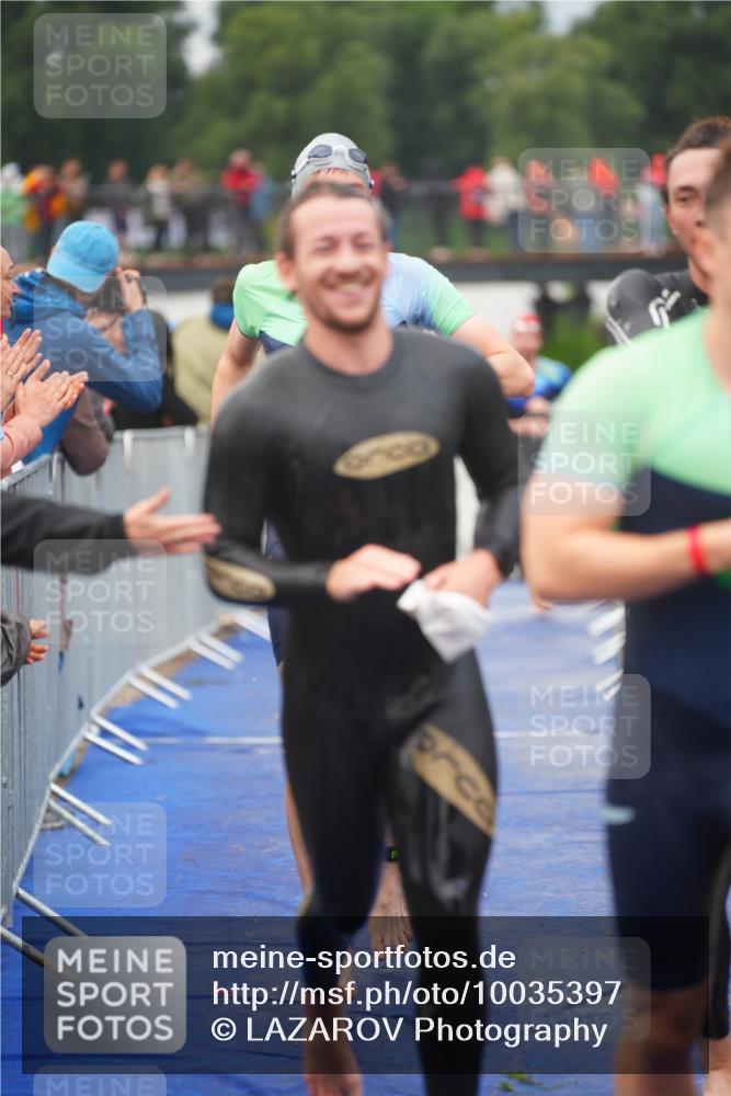 30.08.2026 - Elbe Triathlon Hamburg LAZAROV Photography http://msf.ph/oto/10035397 30.08.2026 09:03:26 Schwimmen 475, 513, 538, 583, 618, 633, 718, 968 meine-sportfotos.de
