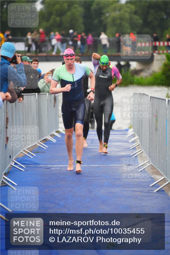 30.08.2026 - Elbe Triathlon Hamburg LAZAROV Photography http://msf.ph/oto/10035455 30.08.2026 09:03:43 Schwimmen 538, 550, 560, 565, 632 meine-sportfotos.de