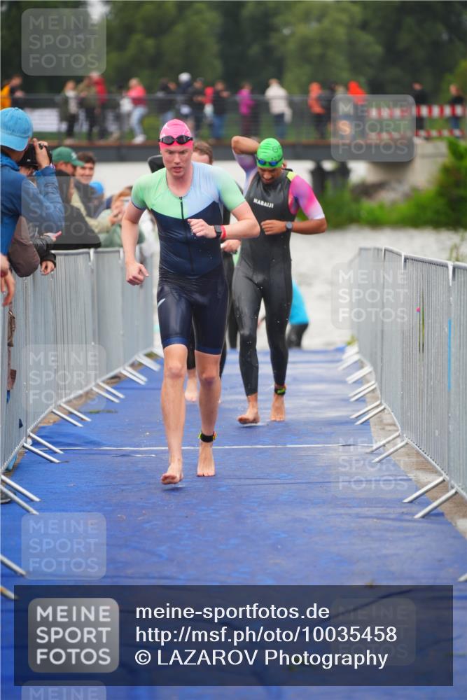 30.08.2026 - Elbe Triathlon Hamburg LAZAROV Photography http://msf.ph/oto/10035458 30.08.2026 09:03:43 Schwimmen 538, 550, 560, 565, 632 meine-sportfotos.de