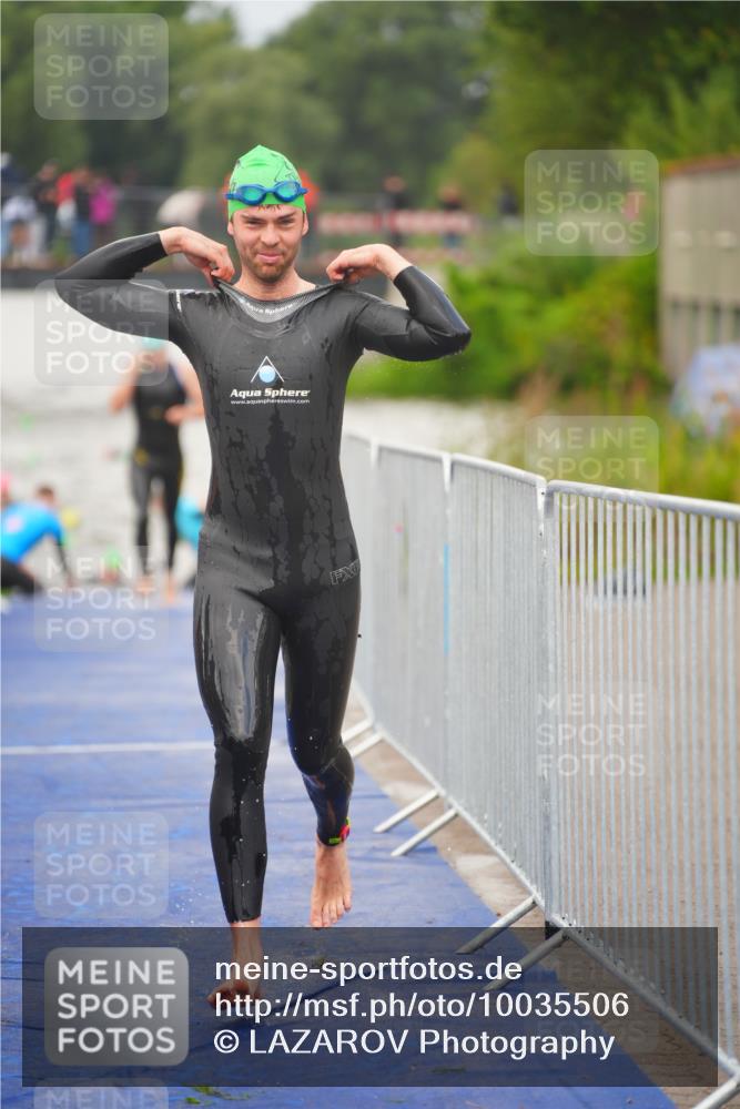 30.08.2026 - Elbe Triathlon Hamburg LAZAROV Photography http://msf.ph/oto/10035506 30.08.2026 09:03:53 Schwimmen 560, 565, 611, 632 meine-sportfotos.de