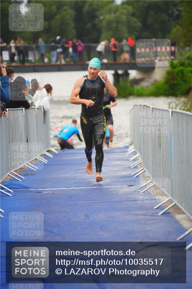 30.08.2026 - Elbe Triathlon Hamburg LAZAROV Photography http://msf.ph/oto/10035517 30.08.2026 09:03:57 Schwimmen 560, 565, 611, 632, 739 meine-sportfotos.de