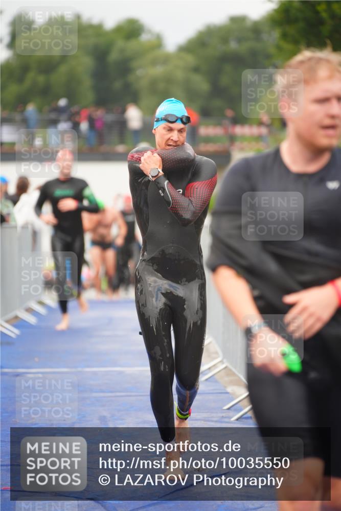 30.08.2026 - Elbe Triathlon Hamburg LAZAROV Photography http://msf.ph/oto/10035550 30.08.2026 09:04:07 Schwimmen 533, 555, 596, 611, 739 meine-sportfotos.de
