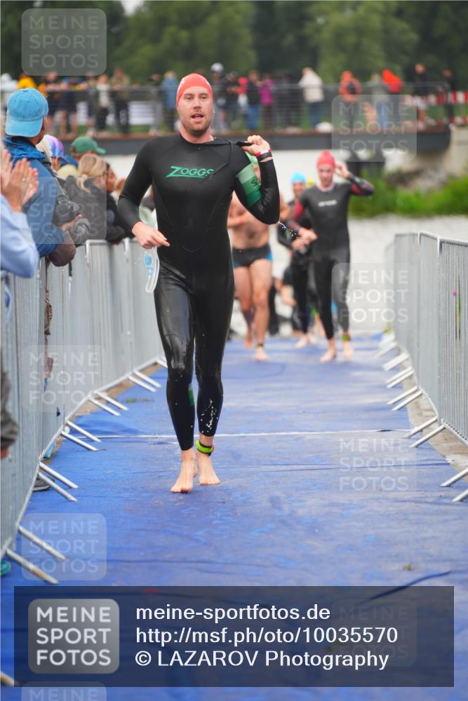 30.08.2026 - Elbe Triathlon Hamburg LAZAROV Photography http://msf.ph/oto/10035570 30.08.2026 09:04:10 Schwimmen 509, 533, 555, 596, 739 meine-sportfotos.de