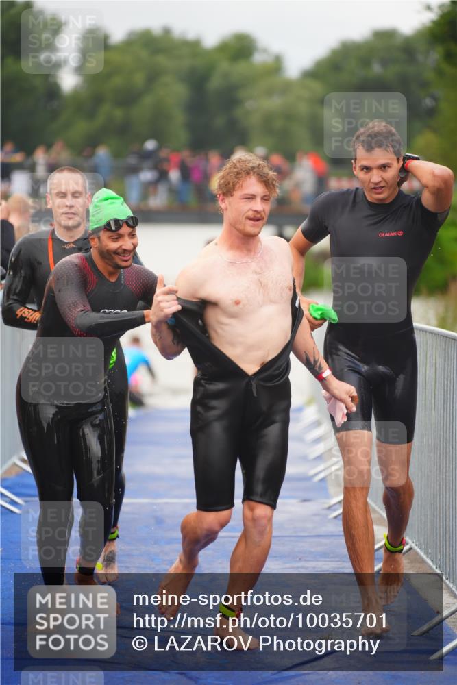 30.08.2026 - Elbe Triathlon Hamburg LAZAROV Photography http://msf.ph/oto/10035701 30.08.2026 09:04:35 Schwimmen 395, 409, 505, 537, 579, 585, 619, 670, 691, 708, 761 meine-sportfotos.de