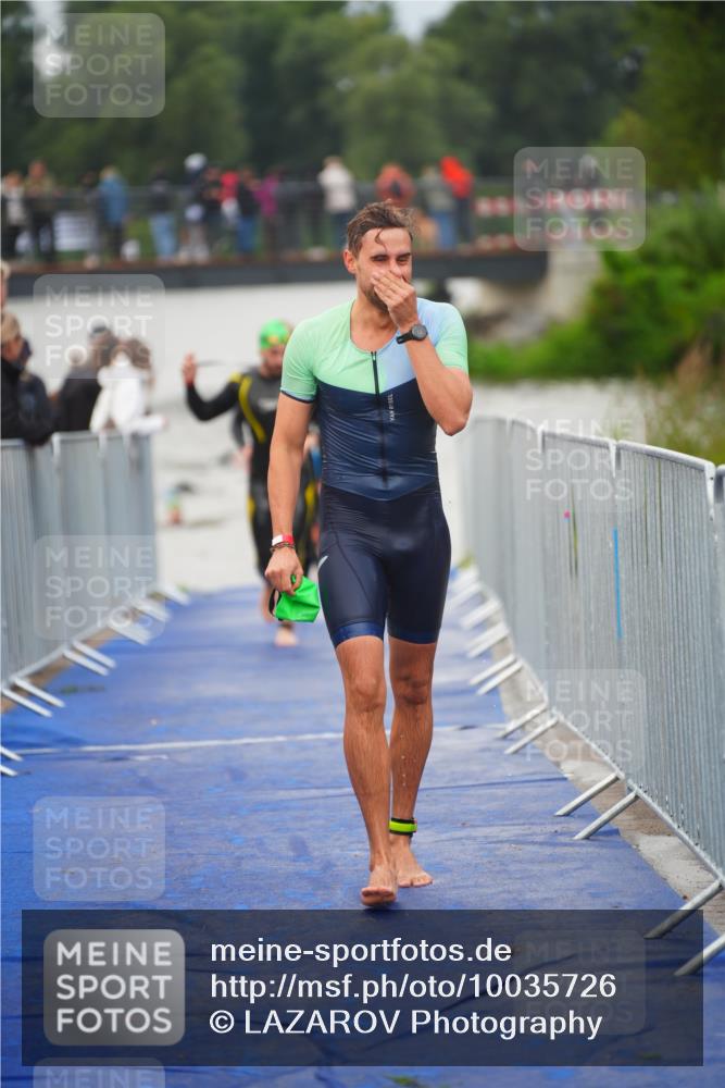 30.08.2026 - Elbe Triathlon Hamburg LAZAROV Photography http://msf.ph/oto/10035726 30.08.2026 09:04:45 Schwimmen 409, 505, 537, 619, 624, 635, 670, 708 meine-sportfotos.de
