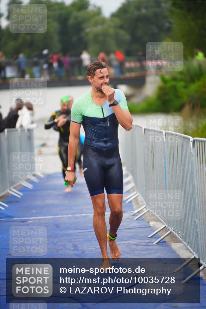30.08.2026 - Elbe Triathlon Hamburg LAZAROV Photography http://msf.ph/oto/10035728 30.08.2026 09:04:45 Schwimmen 409, 505, 537, 619, 624, 635, 670, 708 meine-sportfotos.de
