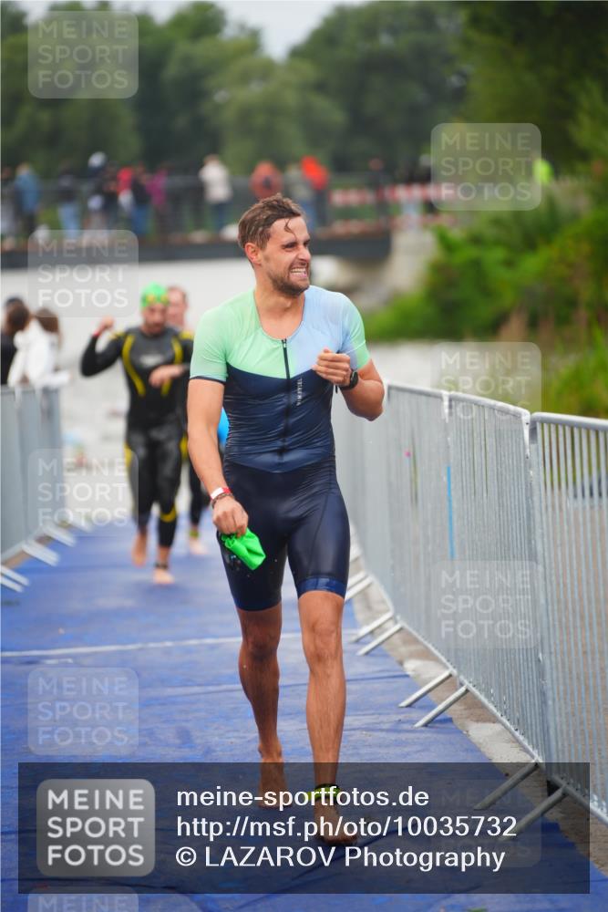 30.08.2026 - Elbe Triathlon Hamburg LAZAROV Photography http://msf.ph/oto/10035732 30.08.2026 09:04:46 Schwimmen 505, 526, 537, 619, 624, 635, 670, 708 meine-sportfotos.de