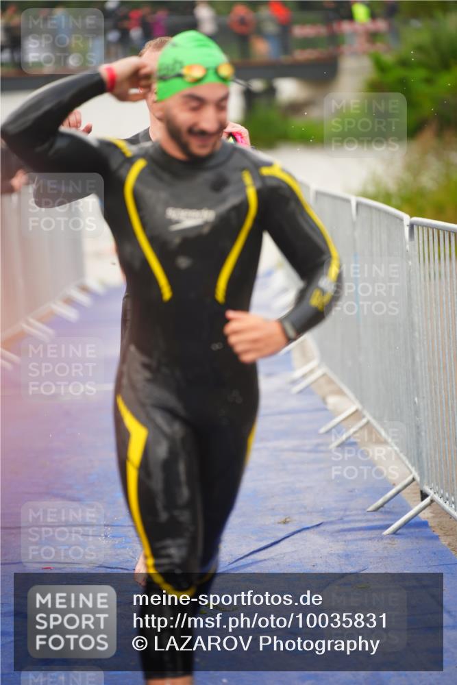 30.08.2026 - Elbe Triathlon Hamburg LAZAROV Photography http://msf.ph/oto/10035831 30.08.2026 09:04:50 Schwimmen 505, 526, 619, 624, 635, 670 meine-sportfotos.de