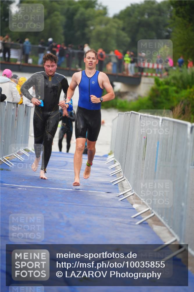 30.08.2026 - Elbe Triathlon Hamburg LAZAROV Photography http://msf.ph/oto/10035855 30.08.2026 09:05:18 Schwimmen 556, 581, 628 meine-sportfotos.de