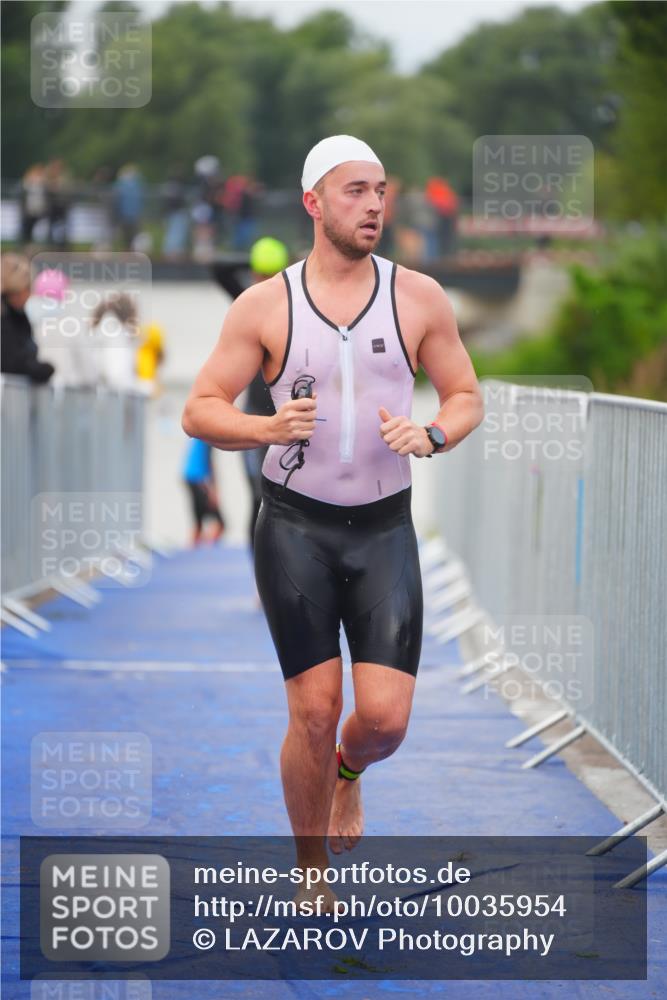 30.08.2026 - Elbe Triathlon Hamburg LAZAROV Photography http://msf.ph/oto/10035954 30.08.2026 09:05:43 Schwimmen 503, 561, 578, 660 meine-sportfotos.de