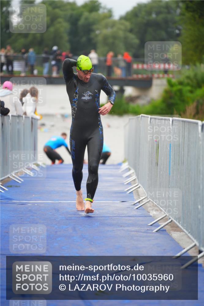 30.08.2026 - Elbe Triathlon Hamburg LAZAROV Photography http://msf.ph/oto/10035960 30.08.2026 09:05:46 Schwimmen 503, 561, 578, 660 meine-sportfotos.de