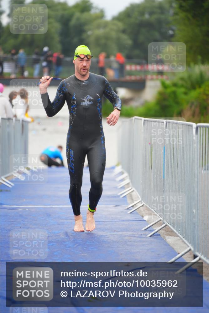 30.08.2026 - Elbe Triathlon Hamburg LAZAROV Photography http://msf.ph/oto/10035962 30.08.2026 09:05:46 Schwimmen 503, 561, 578, 660 meine-sportfotos.de