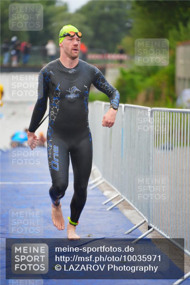 30.08.2026 - Elbe Triathlon Hamburg LAZAROV Photography http://msf.ph/oto/10035971 30.08.2026 09:05:47 Schwimmen 503, 561, 578, 660 meine-sportfotos.de