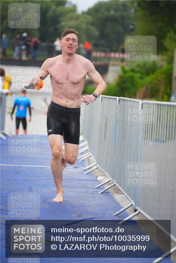 30.08.2026 - Elbe Triathlon Hamburg LAZAROV Photography http://msf.ph/oto/10035999 30.08.2026 09:05:57 Schwimmen 503, 561, 576, 660 meine-sportfotos.de