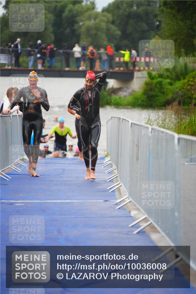30.08.2026 - Elbe Triathlon Hamburg LAZAROV Photography http://msf.ph/oto/10036008 30.08.2026 09:06:21 Schwimmen 705, 773 meine-sportfotos.de
