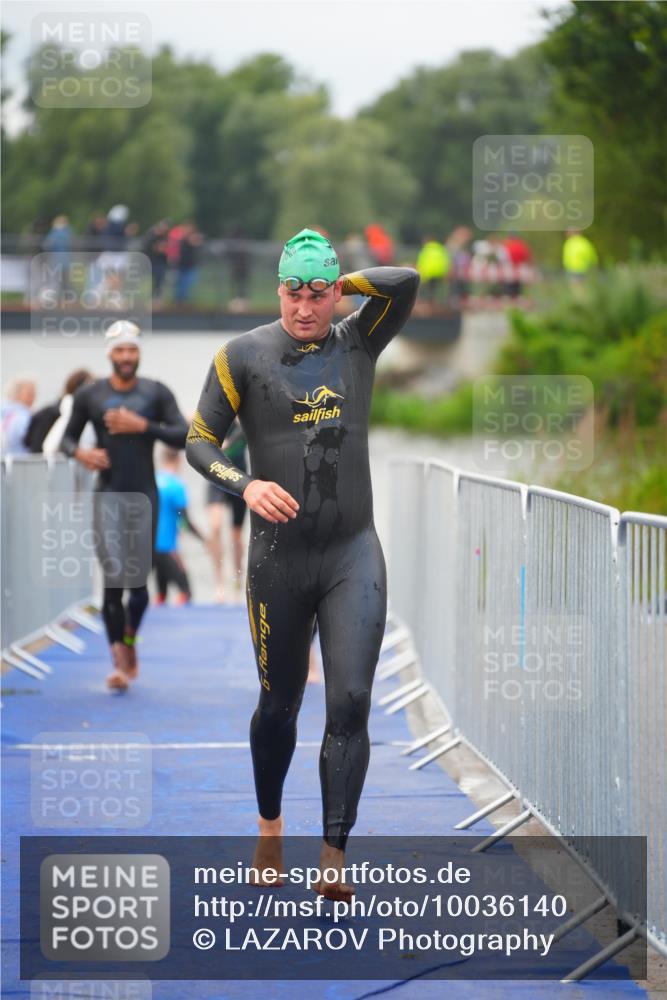 30.08.2026 - Elbe Triathlon Hamburg LAZAROV Photography http://msf.ph/oto/10036140 30.08.2026 09:06:59 Schwimmen 569, 620, 636, 647 meine-sportfotos.de
