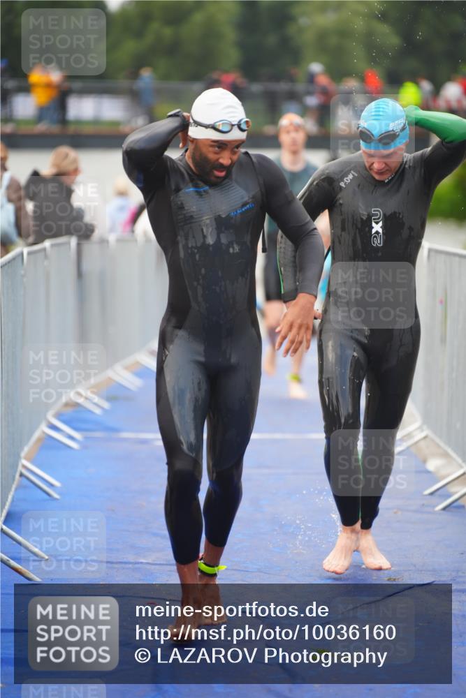 30.08.2026 - Elbe Triathlon Hamburg LAZAROV Photography http://msf.ph/oto/10036160 30.08.2026 09:07:03 Schwimmen 569, 626, 636, 647 meine-sportfotos.de