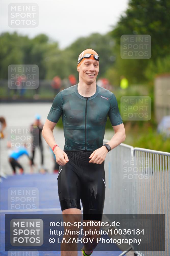 30.08.2026 - Elbe Triathlon Hamburg LAZAROV Photography http://msf.ph/oto/10036184 30.08.2026 09:07:07 Schwimmen 569, 626, 636, 647 meine-sportfotos.de