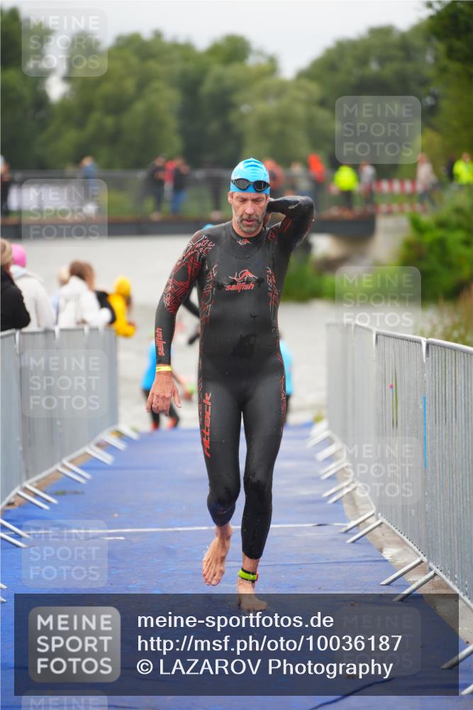 30.08.2026 - Elbe Triathlon Hamburg LAZAROV Photography http://msf.ph/oto/10036187 30.08.2026 09:07:14 Schwimmen 569, 626, 636, 647, 663, 756 meine-sportfotos.de
