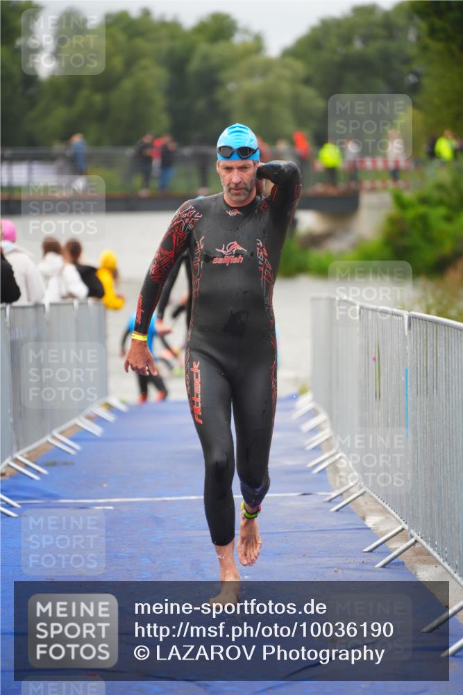 30.08.2026 - Elbe Triathlon Hamburg LAZAROV Photography http://msf.ph/oto/10036190 30.08.2026 09:07:15 Schwimmen 569, 626, 636, 647, 663, 756 meine-sportfotos.de