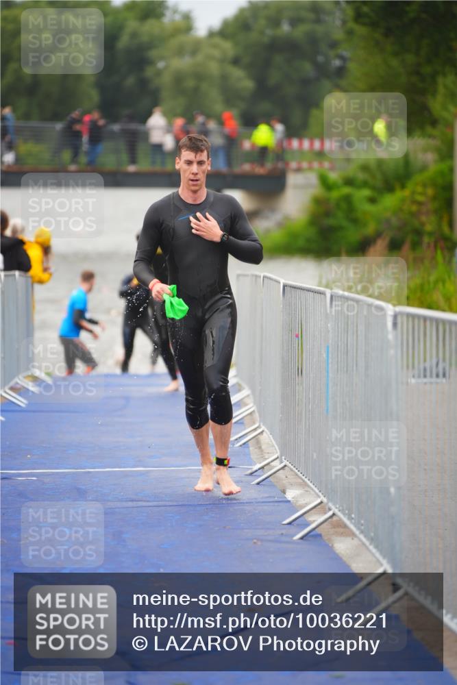 30.08.2026 - Elbe Triathlon Hamburg LAZAROV Photography http://msf.ph/oto/10036221 30.08.2026 09:07:23 Schwimmen 640, 663, 668, 756 meine-sportfotos.de