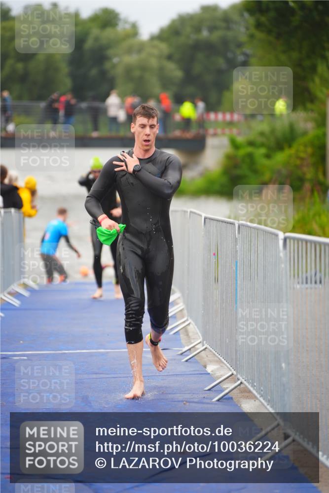 30.08.2026 - Elbe Triathlon Hamburg LAZAROV Photography http://msf.ph/oto/10036224 30.08.2026 09:07:23 Schwimmen 640, 663, 668, 756 meine-sportfotos.de