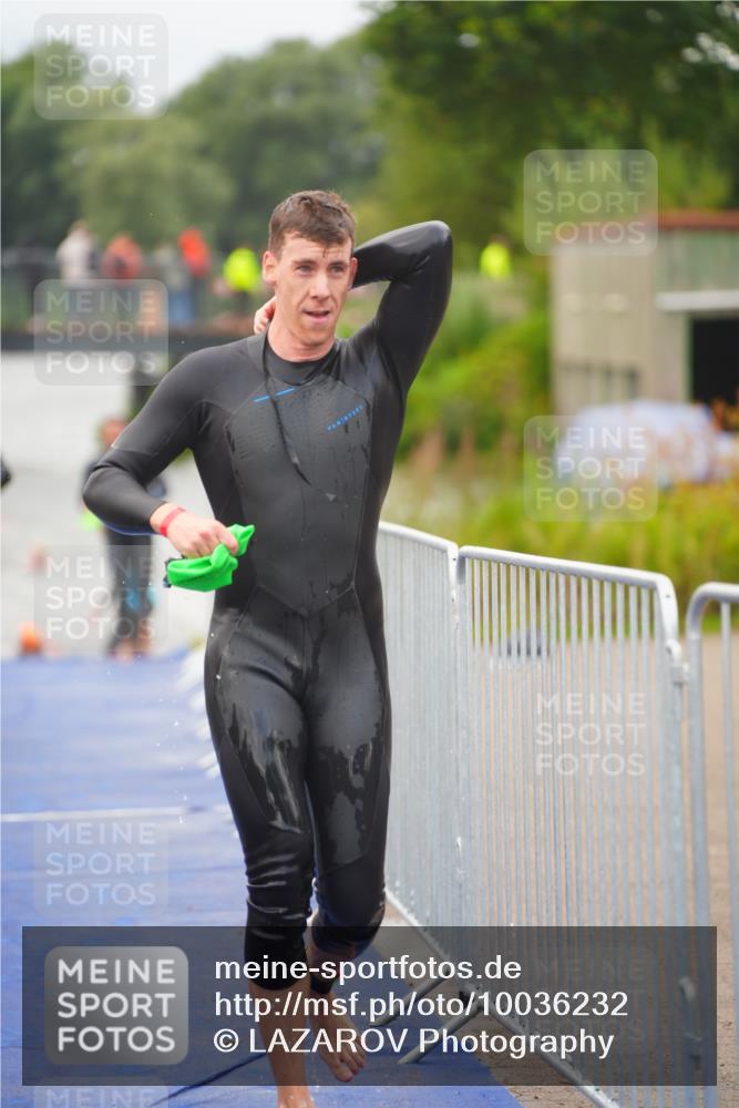 30.08.2026 - Elbe Triathlon Hamburg LAZAROV Photography http://msf.ph/oto/10036232 30.08.2026 09:07:24 Schwimmen 640, 663, 668, 756 meine-sportfotos.de