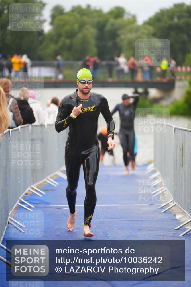 30.08.2026 - Elbe Triathlon Hamburg LAZAROV Photography http://msf.ph/oto/10036242 30.08.2026 09:07:27 Schwimmen 640, 663, 668, 756 meine-sportfotos.de