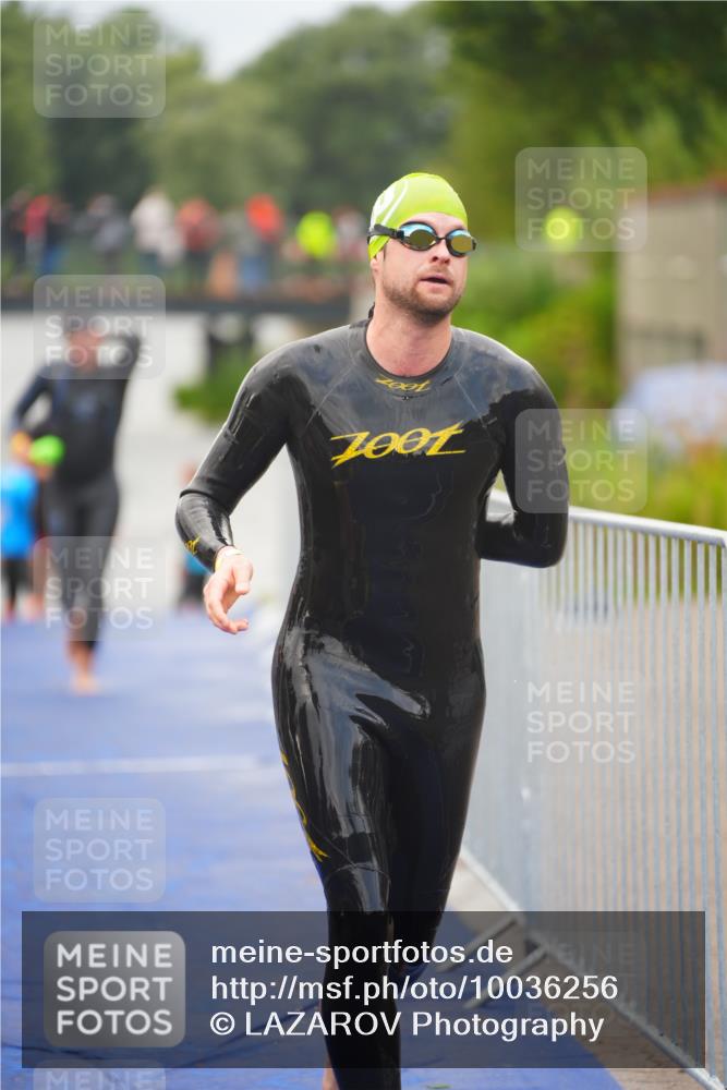 30.08.2026 - Elbe Triathlon Hamburg LAZAROV Photography http://msf.ph/oto/10036256 30.08.2026 09:07:29 Schwimmen 640, 663, 668, 756, 976 meine-sportfotos.de