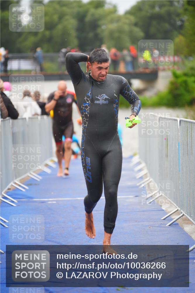 30.08.2026 - Elbe Triathlon Hamburg LAZAROV Photography http://msf.ph/oto/10036266 30.08.2026 09:07:33 Schwimmen 640, 663, 668, 702, 976 meine-sportfotos.de