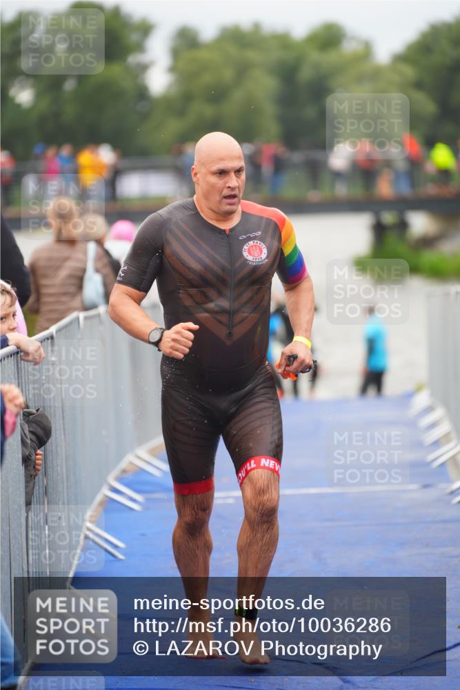 30.08.2026 - Elbe Triathlon Hamburg LAZAROV Photography http://msf.ph/oto/10036286 30.08.2026 09:07:37 Schwimmen 640, 668, 702, 976 meine-sportfotos.de