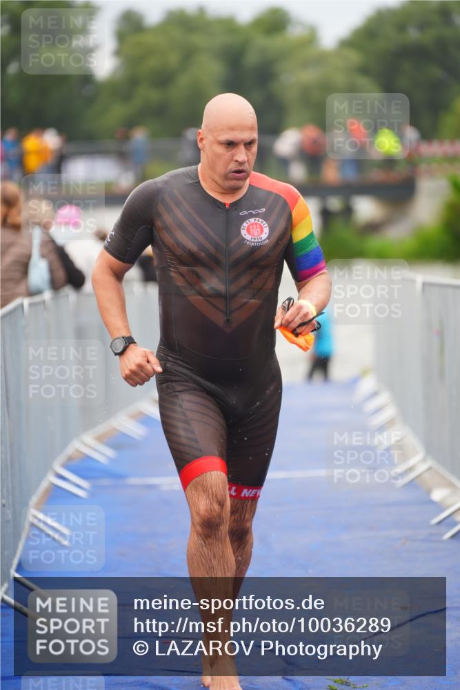 30.08.2026 - Elbe Triathlon Hamburg LAZAROV Photography http://msf.ph/oto/10036289 30.08.2026 09:07:37 Schwimmen 640, 668, 702, 976 meine-sportfotos.de