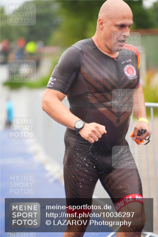 30.08.2026 - Elbe Triathlon Hamburg LAZAROV Photography http://msf.ph/oto/10036297 30.08.2026 09:07:38 Schwimmen 640, 668, 702, 976 meine-sportfotos.de
