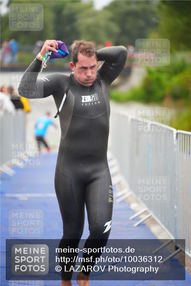 30.08.2026 - Elbe Triathlon Hamburg LAZAROV Photography http://msf.ph/oto/10036312 30.08.2026 09:07:48 Schwimmen 667, 702, 976 meine-sportfotos.de