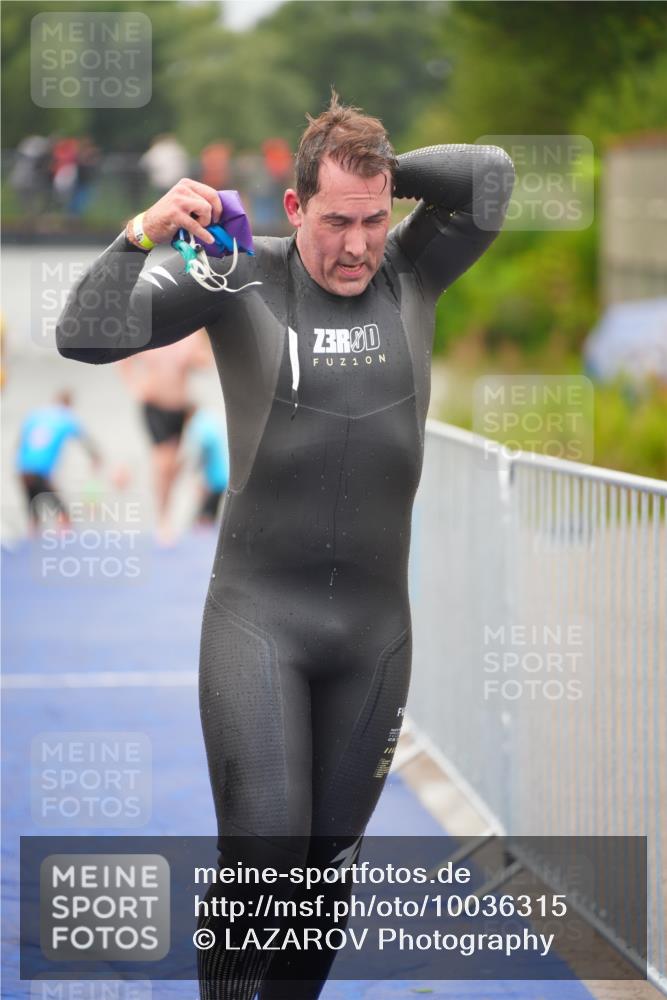 30.08.2026 - Elbe Triathlon Hamburg LAZAROV Photography http://msf.ph/oto/10036315 30.08.2026 09:07:49 Schwimmen 667, 702 meine-sportfotos.de