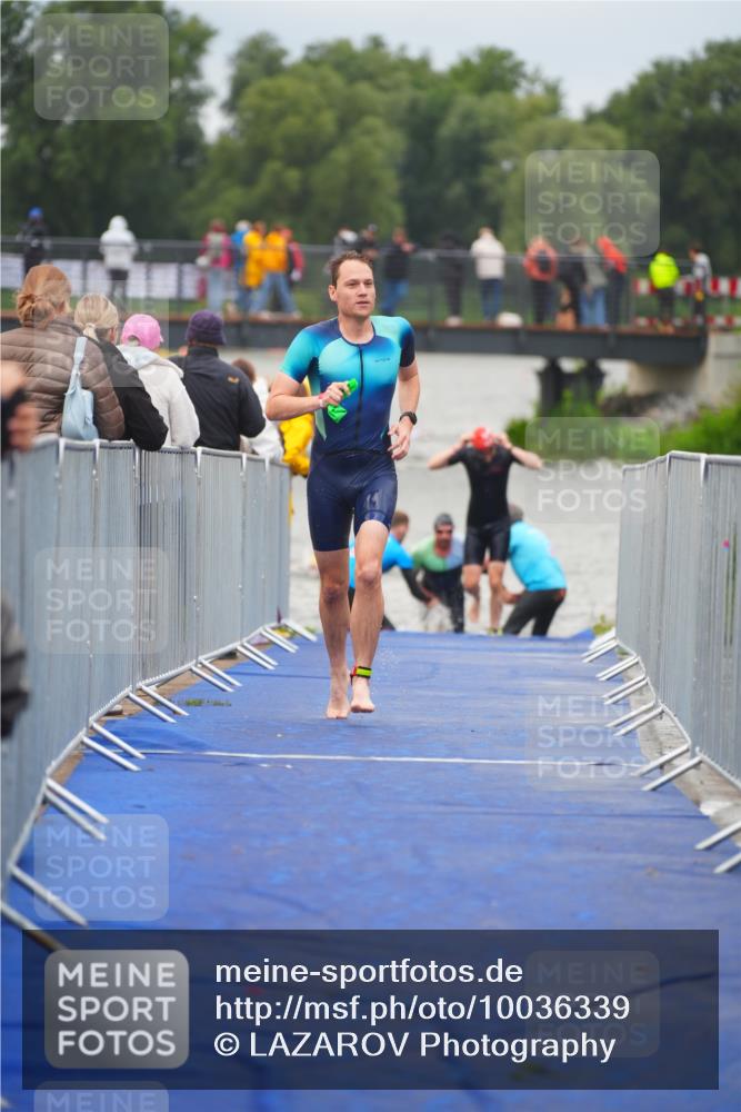 30.08.2026 - Elbe Triathlon Hamburg LAZAROV Photography http://msf.ph/oto/10036339 30.08.2026 09:08:00 Schwimmen 479, 638, 667 meine-sportfotos.de