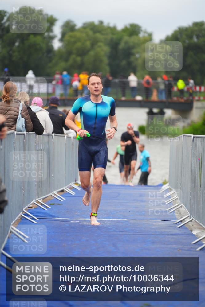 30.08.2026 - Elbe Triathlon Hamburg LAZAROV Photography http://msf.ph/oto/10036344 30.08.2026 09:08:01 Schwimmen 479, 638, 667 meine-sportfotos.de