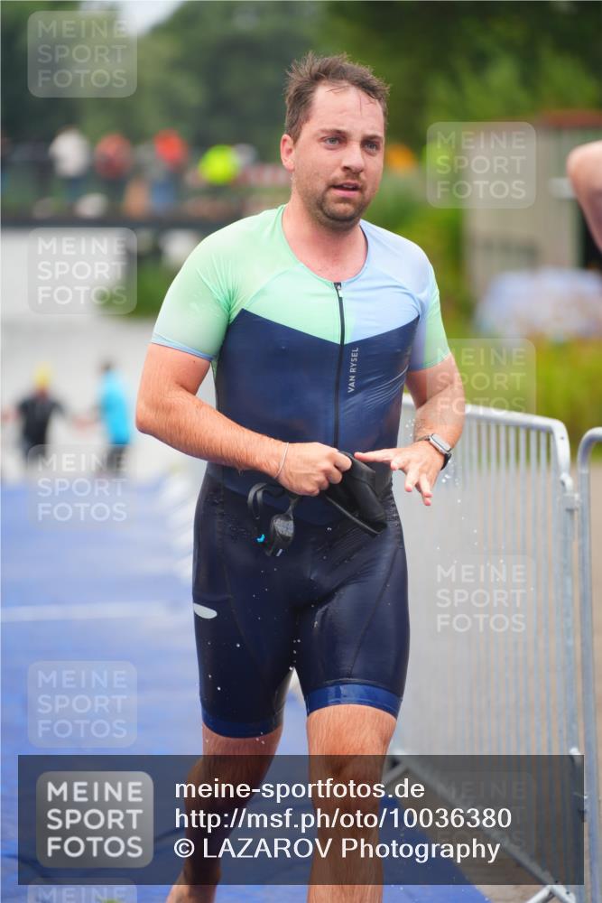 30.08.2026 - Elbe Triathlon Hamburg LAZAROV Photography http://msf.ph/oto/10036380 30.08.2026 09:08:11 Schwimmen 479, 553, 572, 638 meine-sportfotos.de